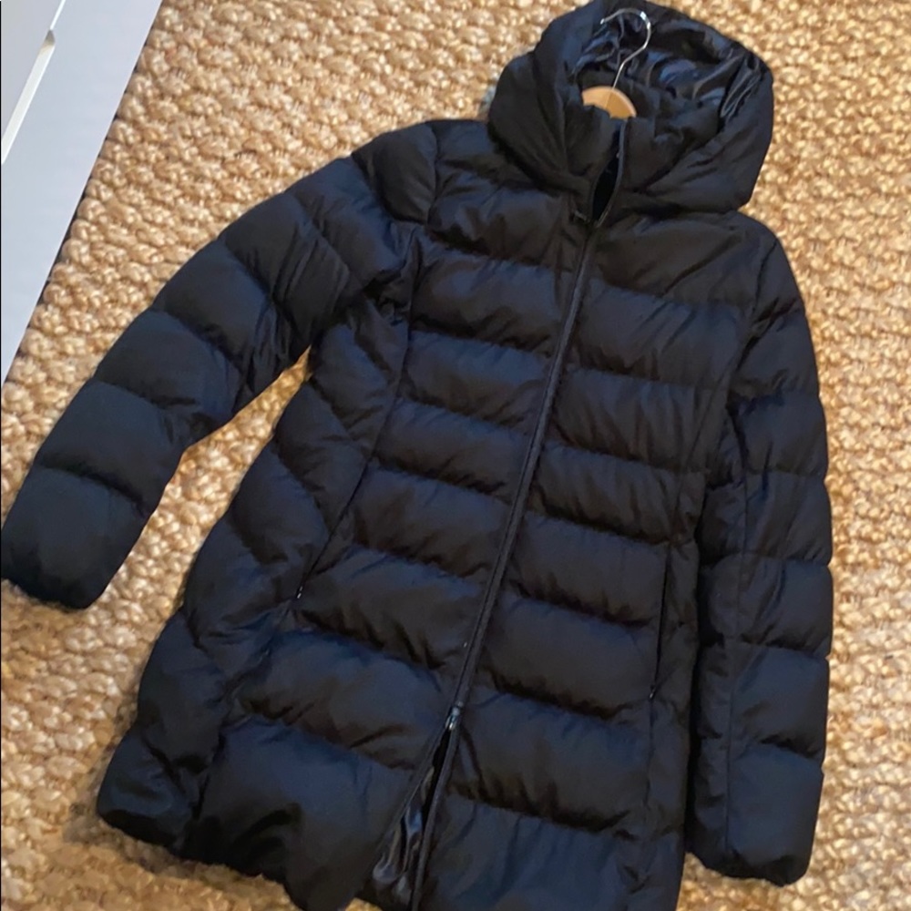 Uniqlo black down puffer, size M